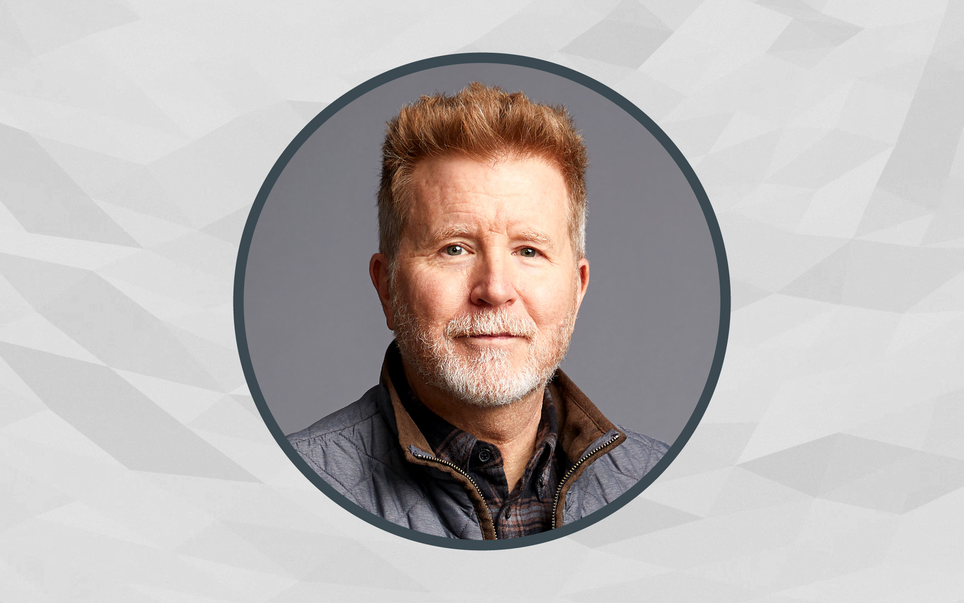 A portrait of Berklee Online instructor Matt Rollings framed inside of a circle, with a gray background.