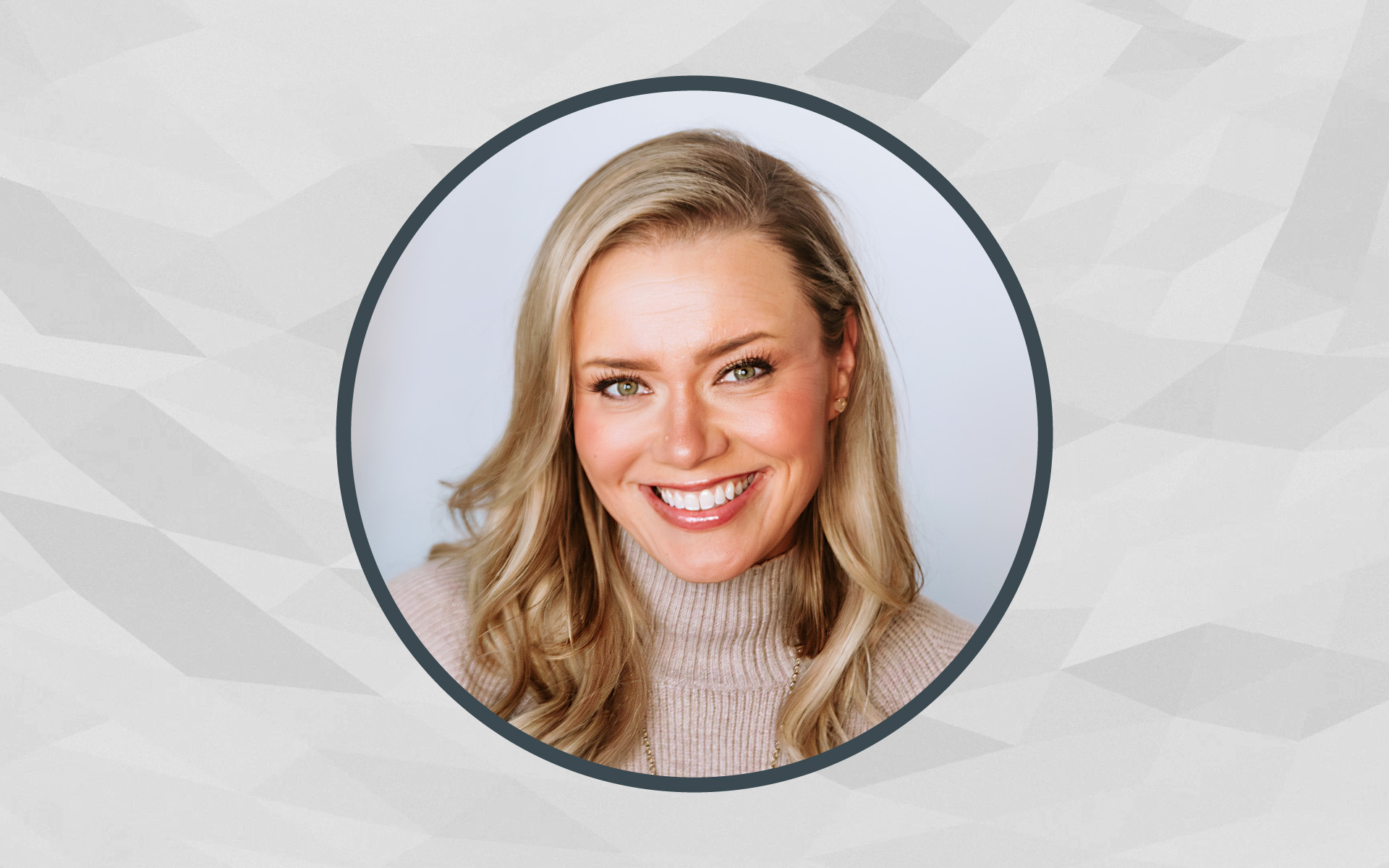 A portrait of Berklee Online instructor Isabeau Miller framed inside of a circle, with a gray background.